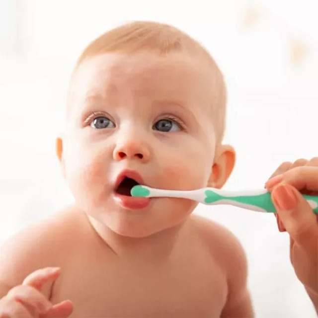 Brush Baby 乳牙潔淨牙刷