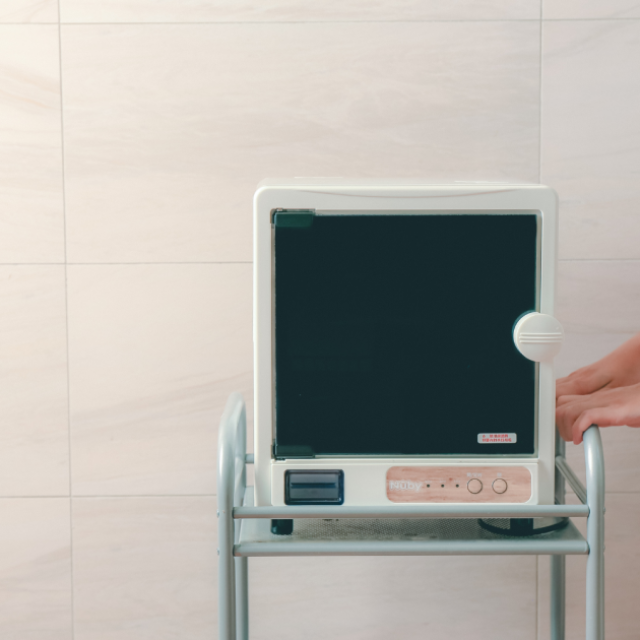 Nuby 紫外線殺菌烘乾機(精巧型)