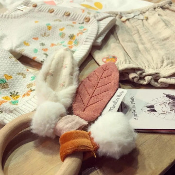 Moulin Roty 兔耳音樂手搖鈴