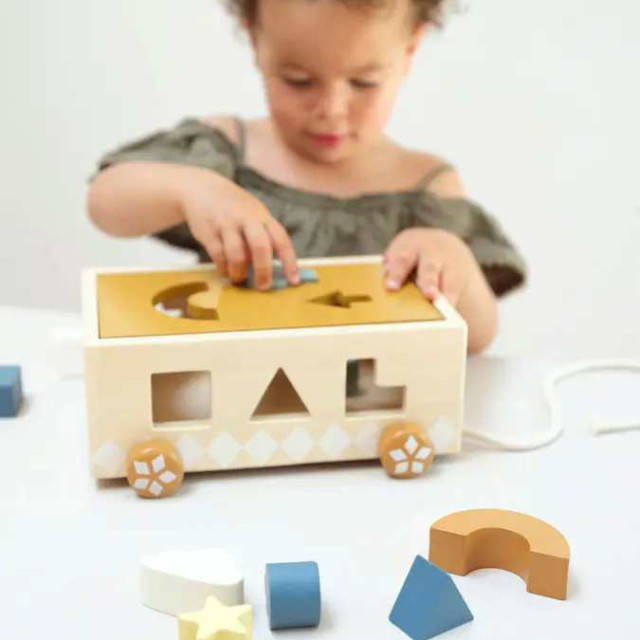 Fabelab 形狀積木拉車