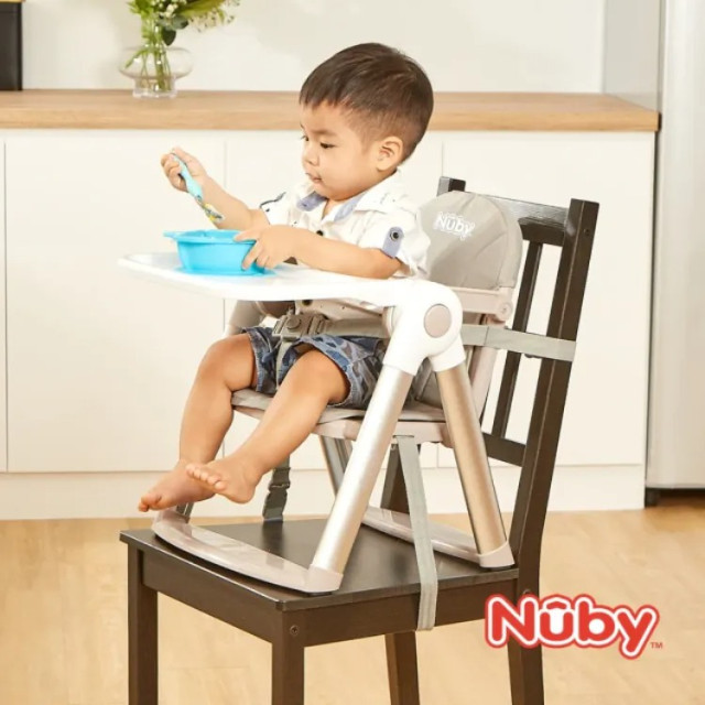Nuby 可攜兩用兒童餐椅