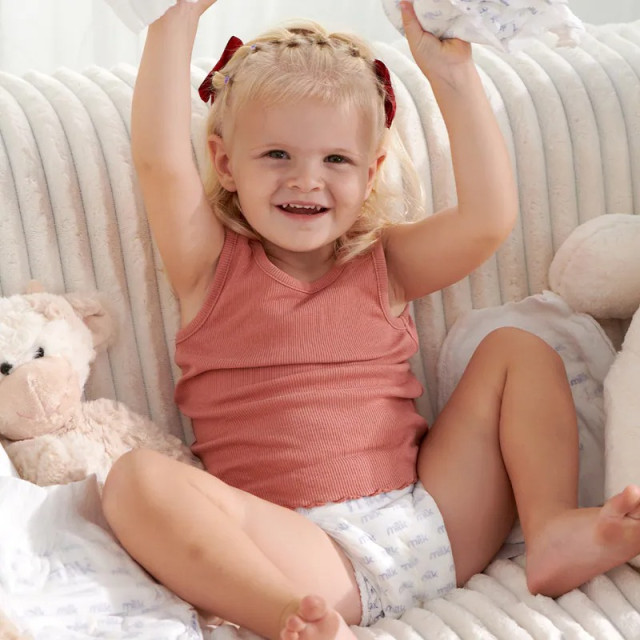 Milk 鎖水芯牛奶尿布 褲型 四入箱購*3