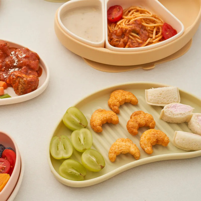 MOYUUM 韓國 白金矽膠吸盤式組合餐盤組-可頌系列