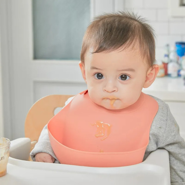 MOYUUM 韓國 白金矽膠寬口立體圍兜