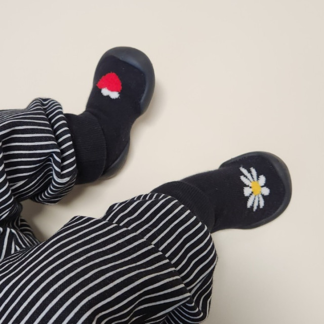 Ggomoosin 學步襪鞋 - 星夜雛菊