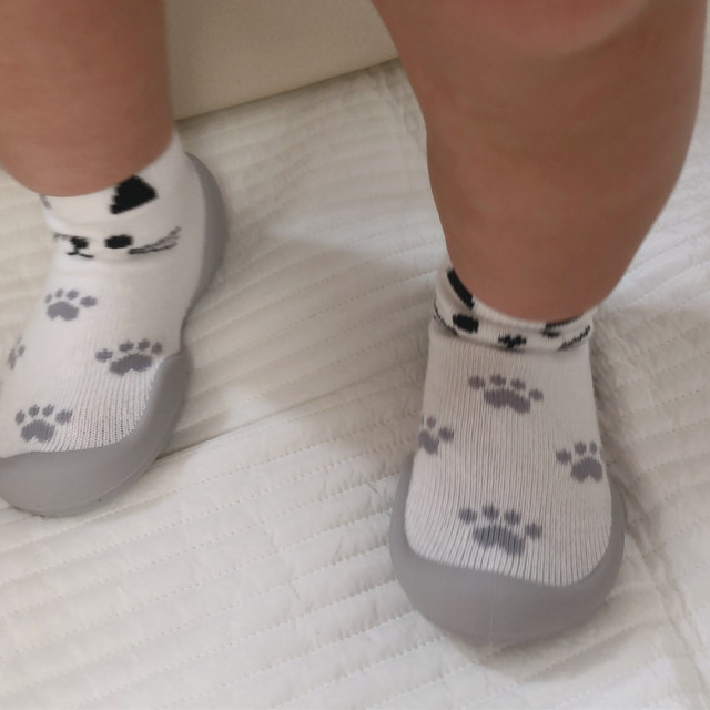 Ggomoosin 學步襪鞋 - QQ白貓