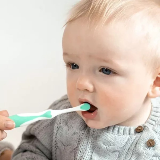 Brush Baby 乳牙潔淨牙刷