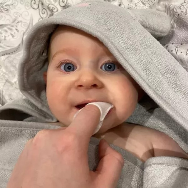 Brush Baby 嬰兒口腔清潔手指棉巾