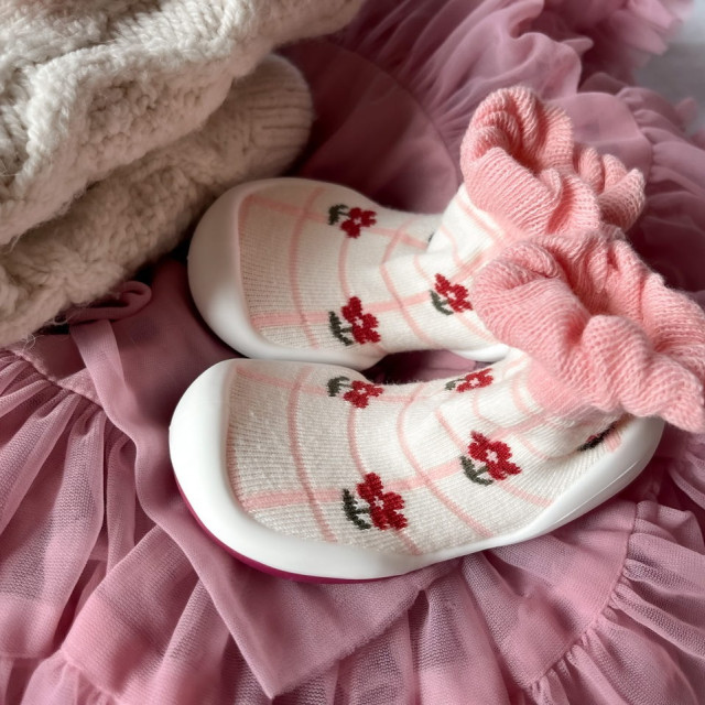 Ggomoosin 學步襪鞋 - 捲邊紅花