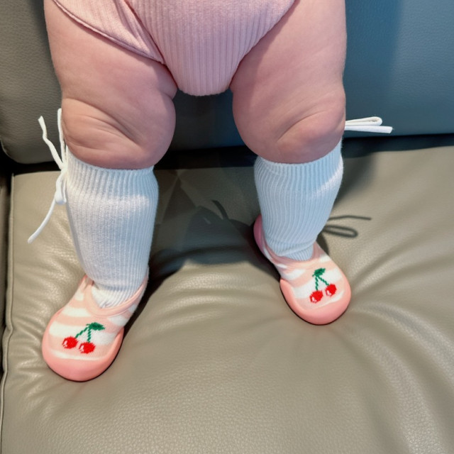 Ggomoosin 學步襪鞋 - 粉紅櫻桃 (短版)