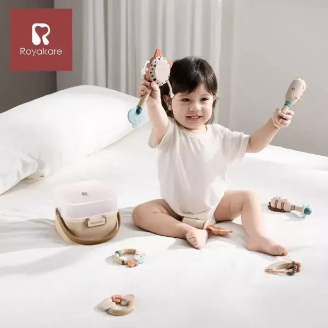 Royalcare 嬰幼撫育系列 歡樂手搖鈴四件組(附收納盒)