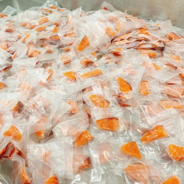 永圻 挪威鮭魚 一口魚片 120g (食用仍需留意刺)