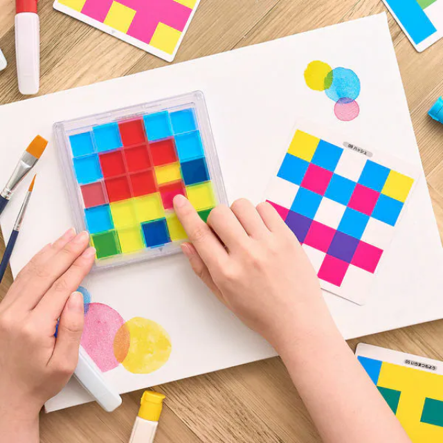 Eyeup 色彩疊加認知拼圖