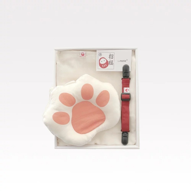 nizio 招福掌隨⾝枕包⼱禮盒組