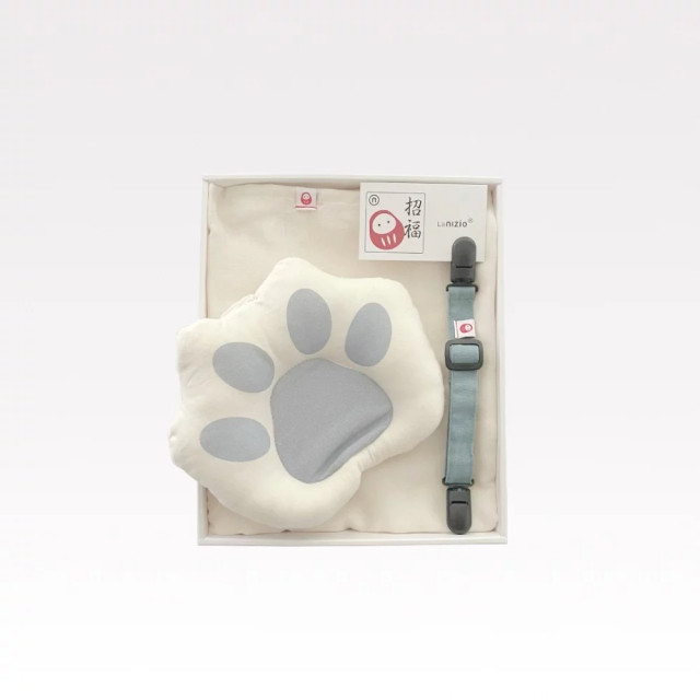 nizio 招福掌隨⾝枕包⼱禮盒組