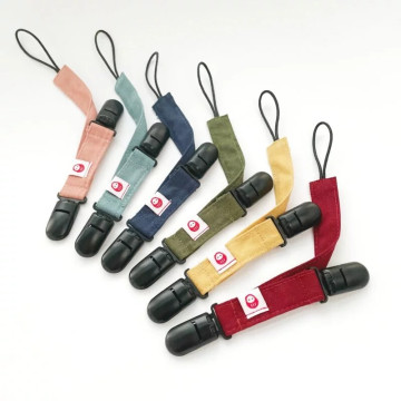 nizio 招福⼆合⼀多⽤途奶嘴夾